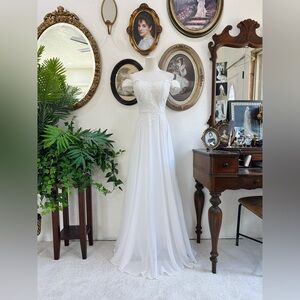 Elegant White Lace Wedding Dress